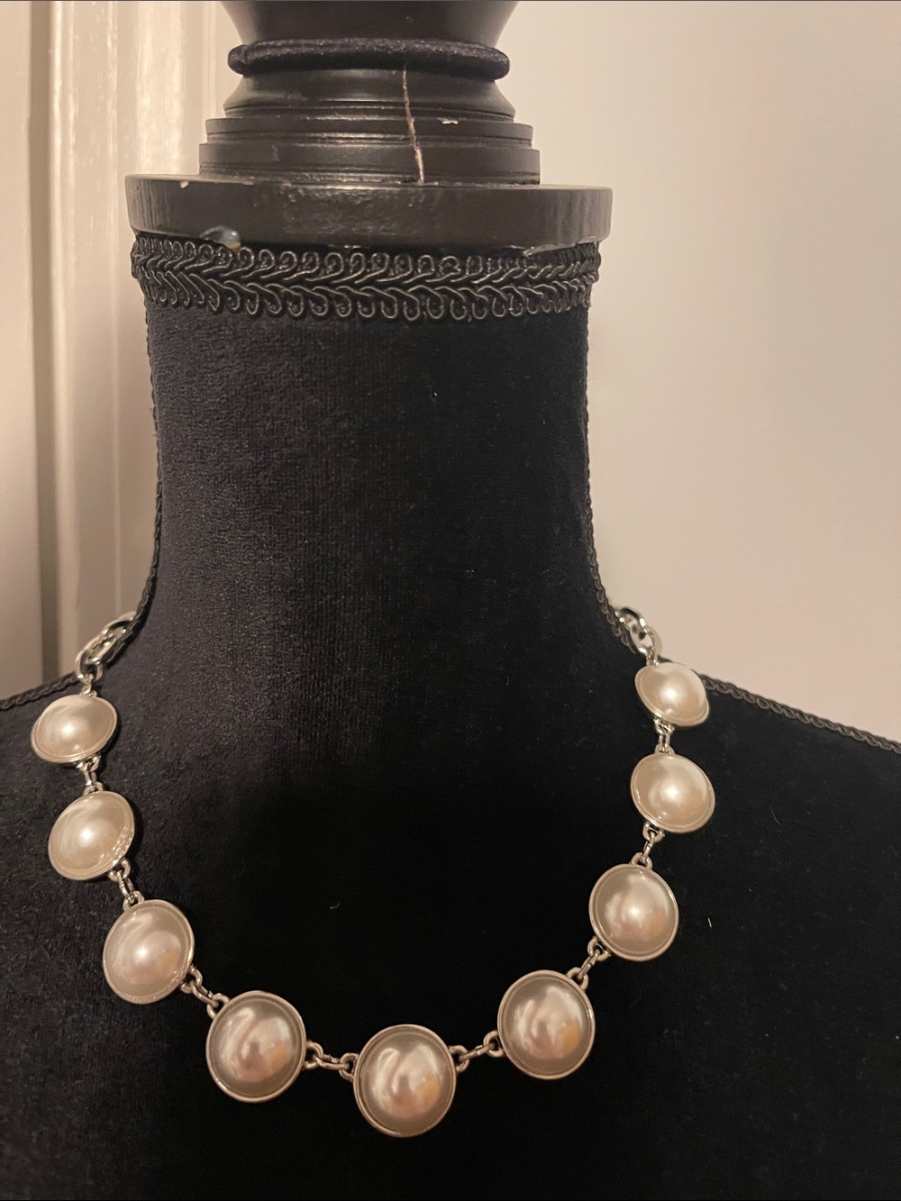 Classic Pearl-Style Silver Link Necklace - Cream Pearlescent Beads